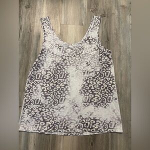 1.4.3. Story by Line Up Gray and White Leopard Tank Top